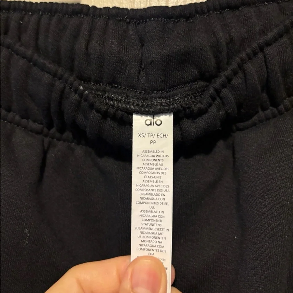 ALO Yoga Unisex “Accolade” Sweat Pant 31” Inseam (XS) *BESTSELLER AT ALO* - Picture 9 of 10